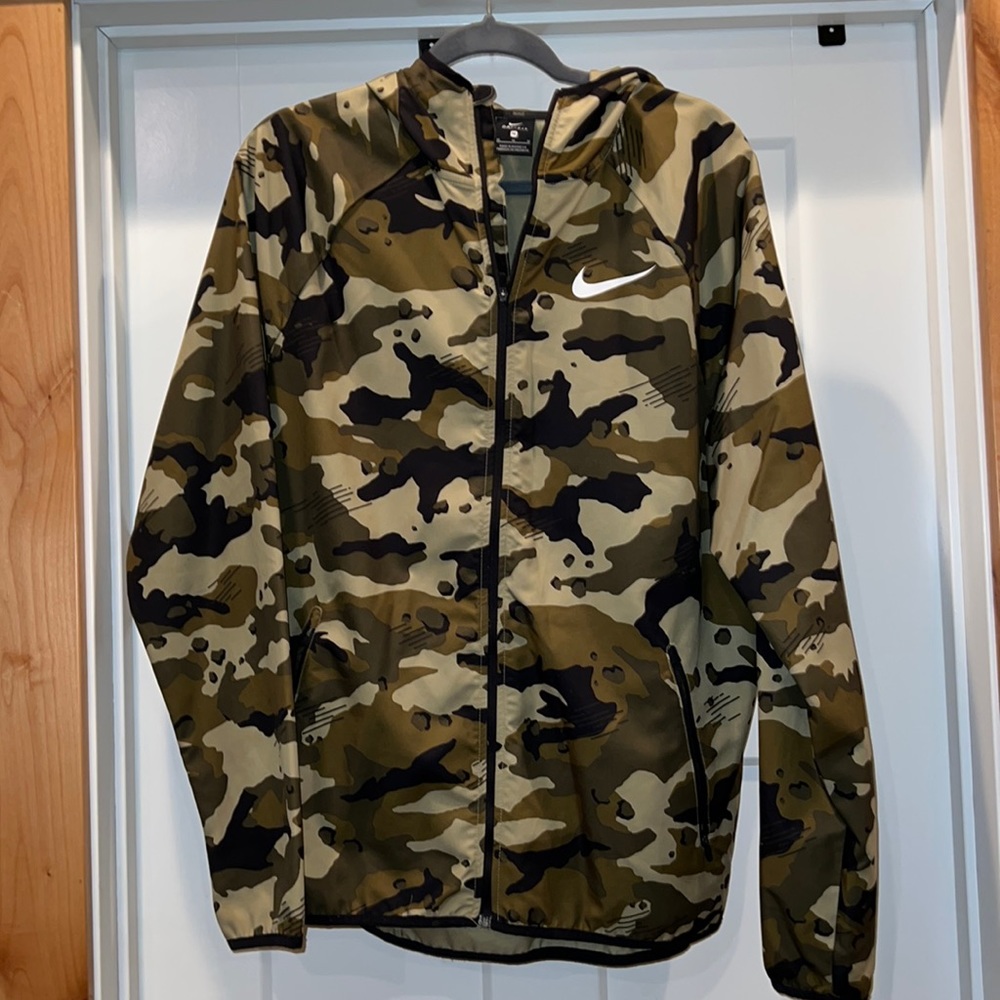 Men’s Nike Camo windbreaker jacket